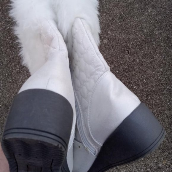 Roebuck & Co white fur boots toddler girl size 12M - Picture 5 of 9